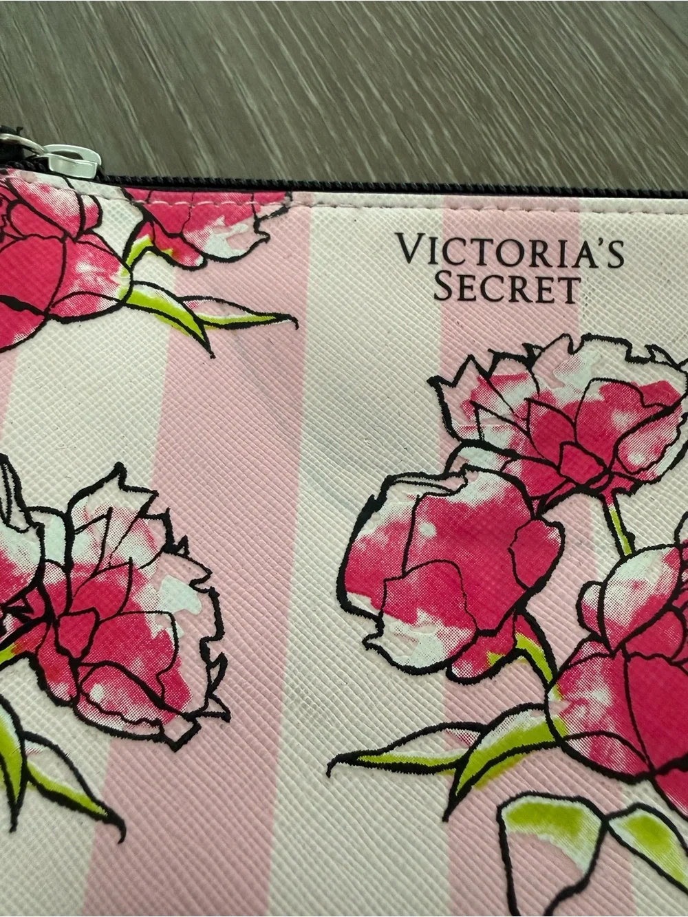 Victorias Secret compact cosmetic